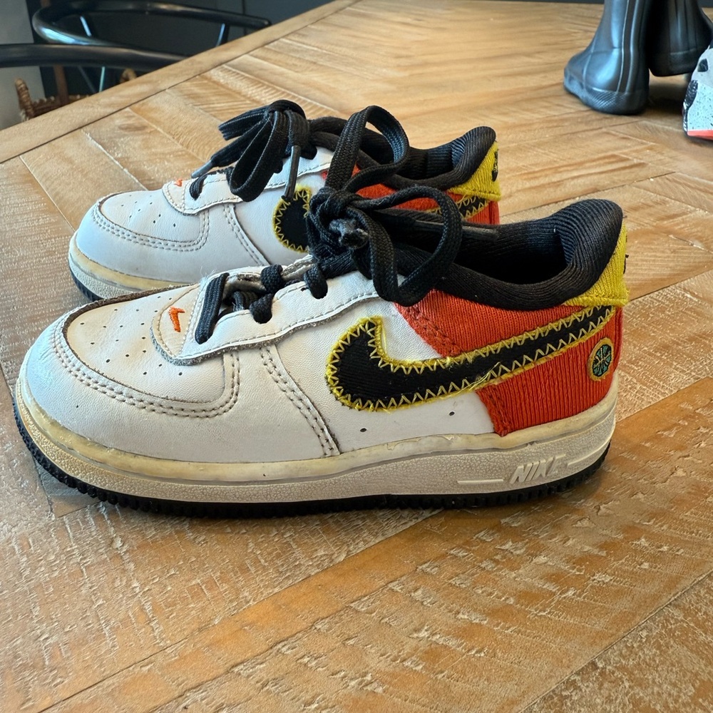Nike Air Force one Roswell Raygun 8c
